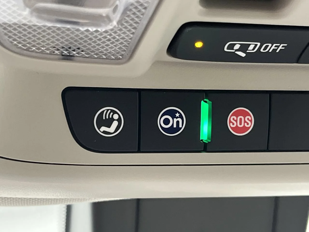 Used 2024 White Frost Tricoat GMC Denali image 30
