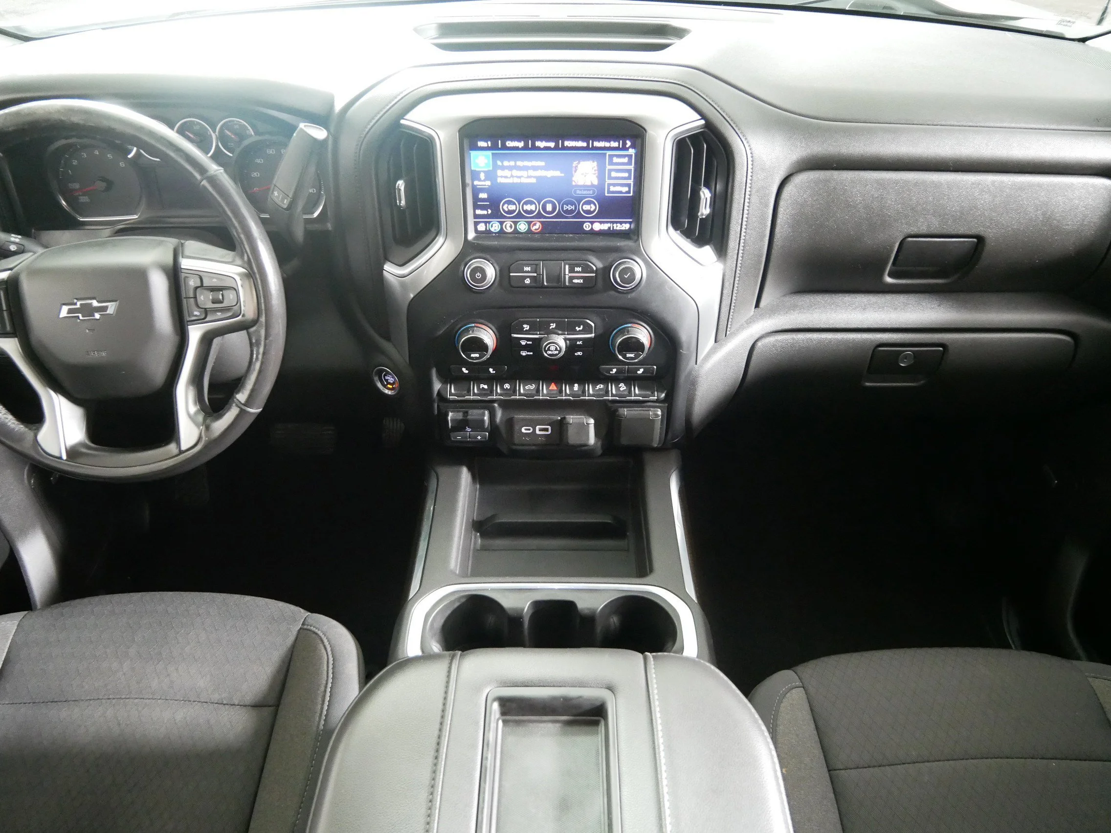 2020 Chevrolet Silverado 1500 RST - Photo 10