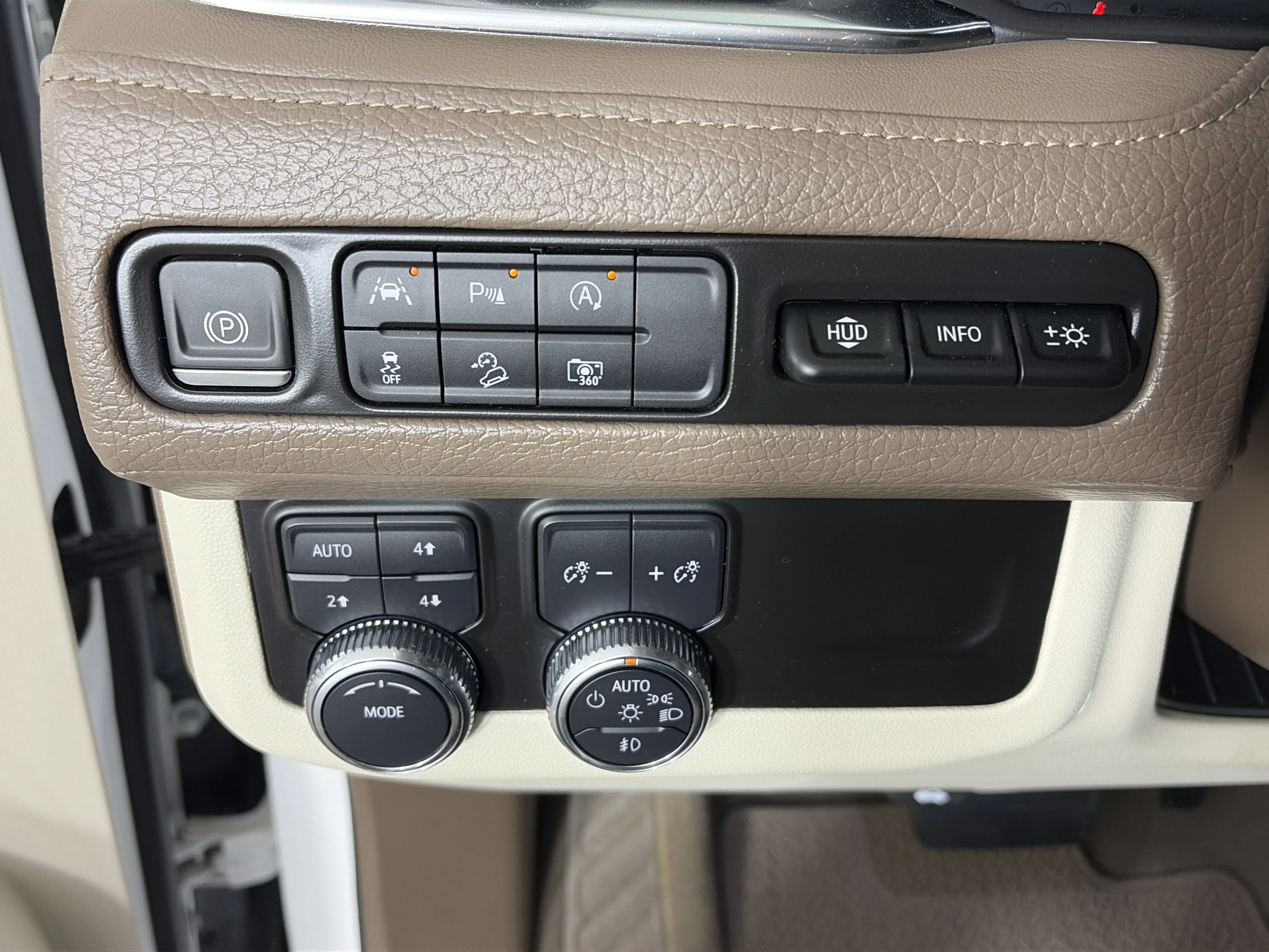 2024 GMC Yukon XL Denali - Photo 35