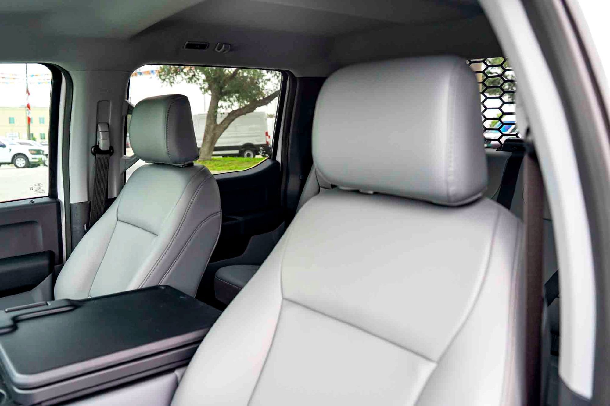 New 2026 Oxford White Ford XL image 9