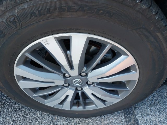 Used 2020 Gray Nissan S image 2