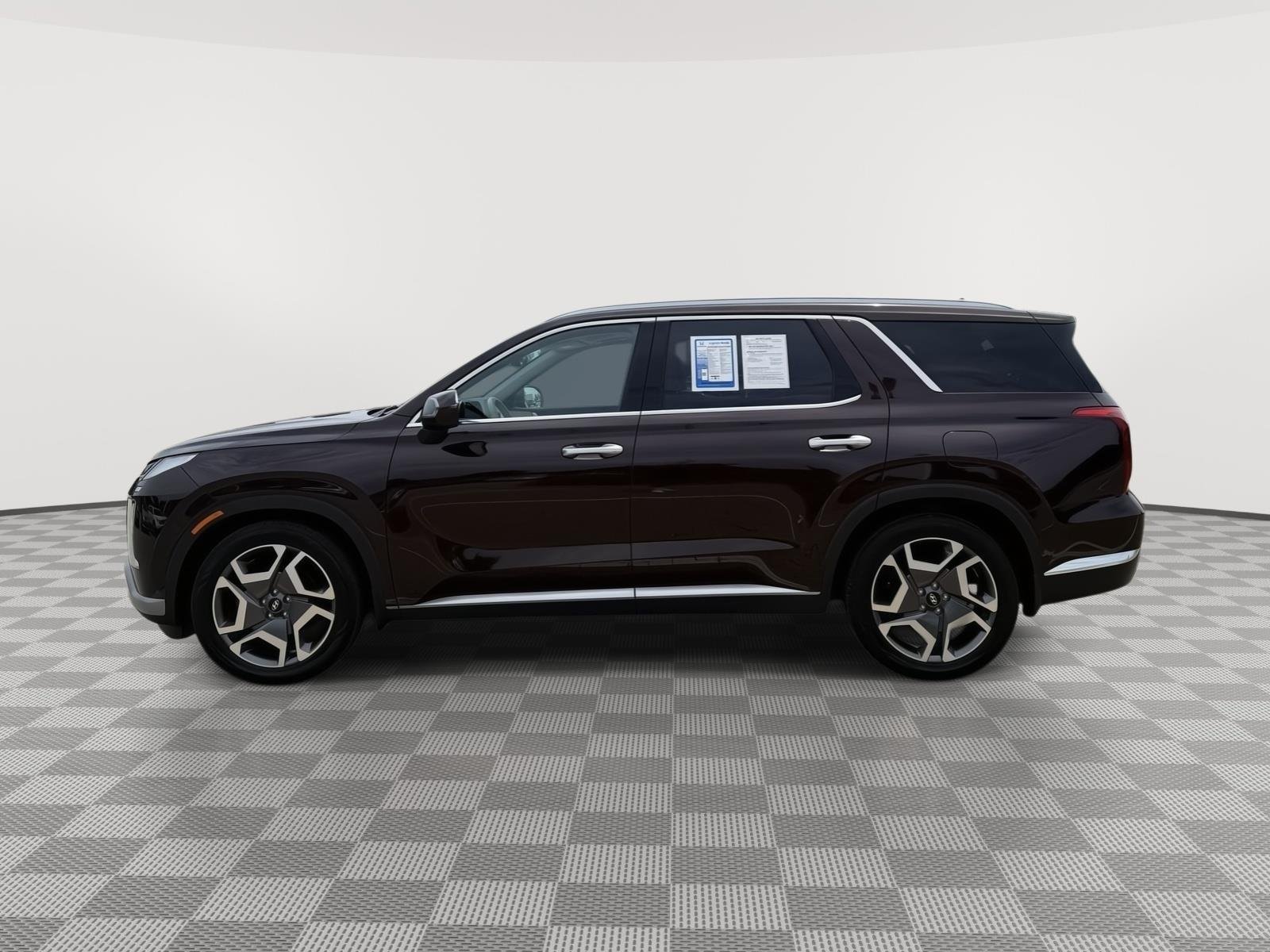 Used 2023 Sierra Burgundy Hyundai Limited image 3