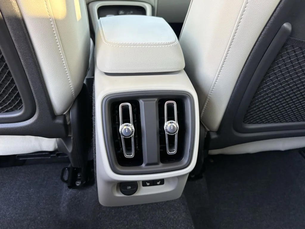 New 2026 Crystal White Volvo Plus image 25
