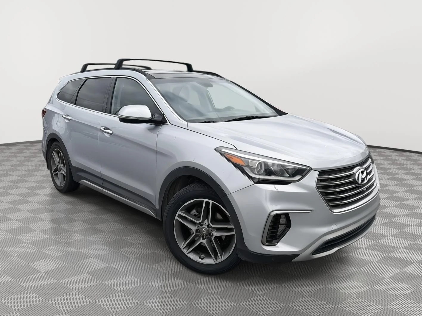 Used 2017 Circuit Silver Hyundai Limited Ultimate image 3