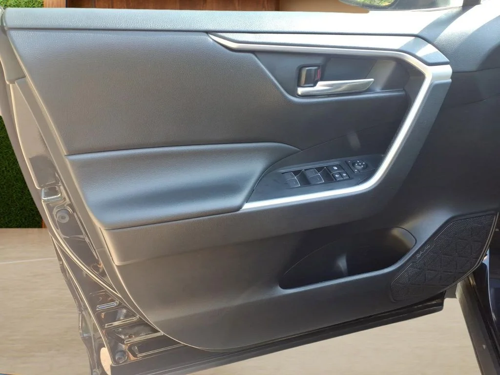 Used 2023 Black Toyota XLE image 17