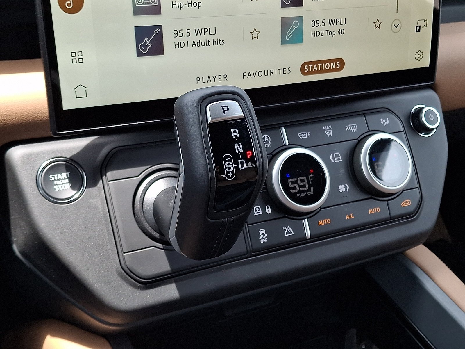 New 2026 Woolstone Green LAND ROVER X-Dynamic SE image 10