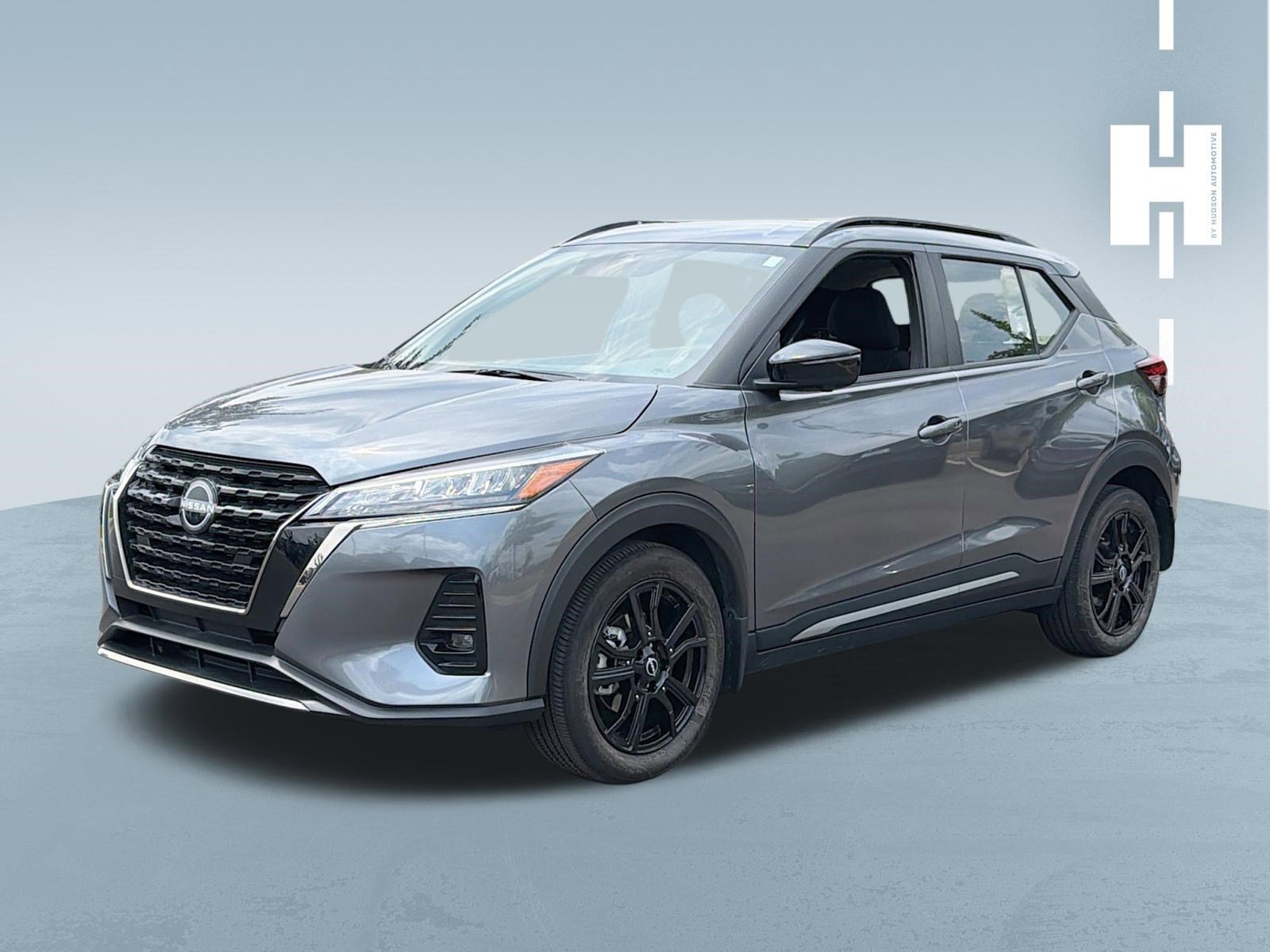 Used 2023 Gun Metallic Nissan SR image 2