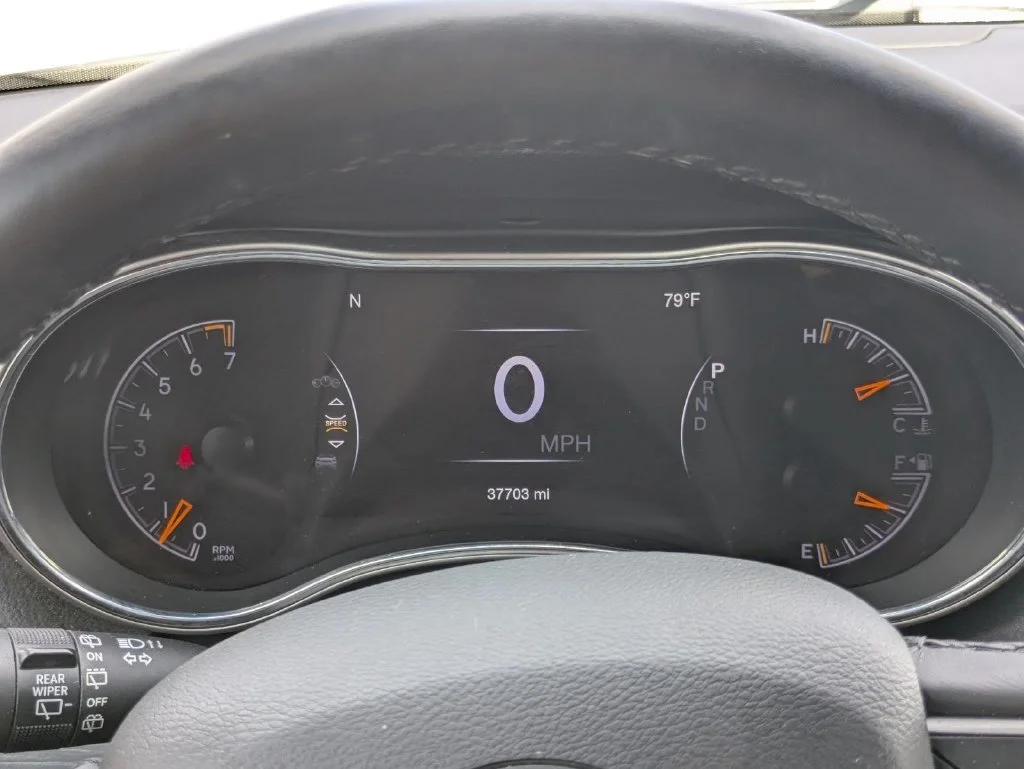 Used 2020 White Jeep Altitude image 29