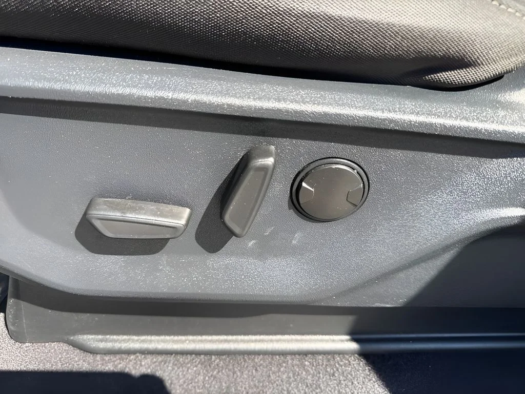 Used 2023 White Ford XLT image 10