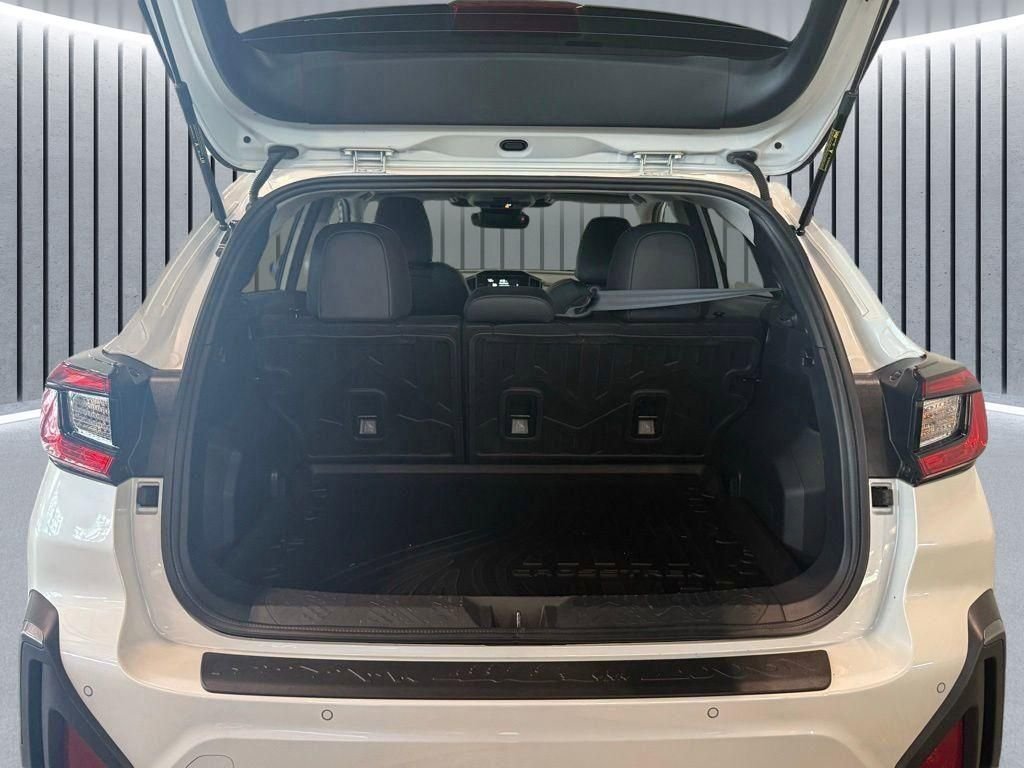 Used 2025 White Subaru Limited image 9