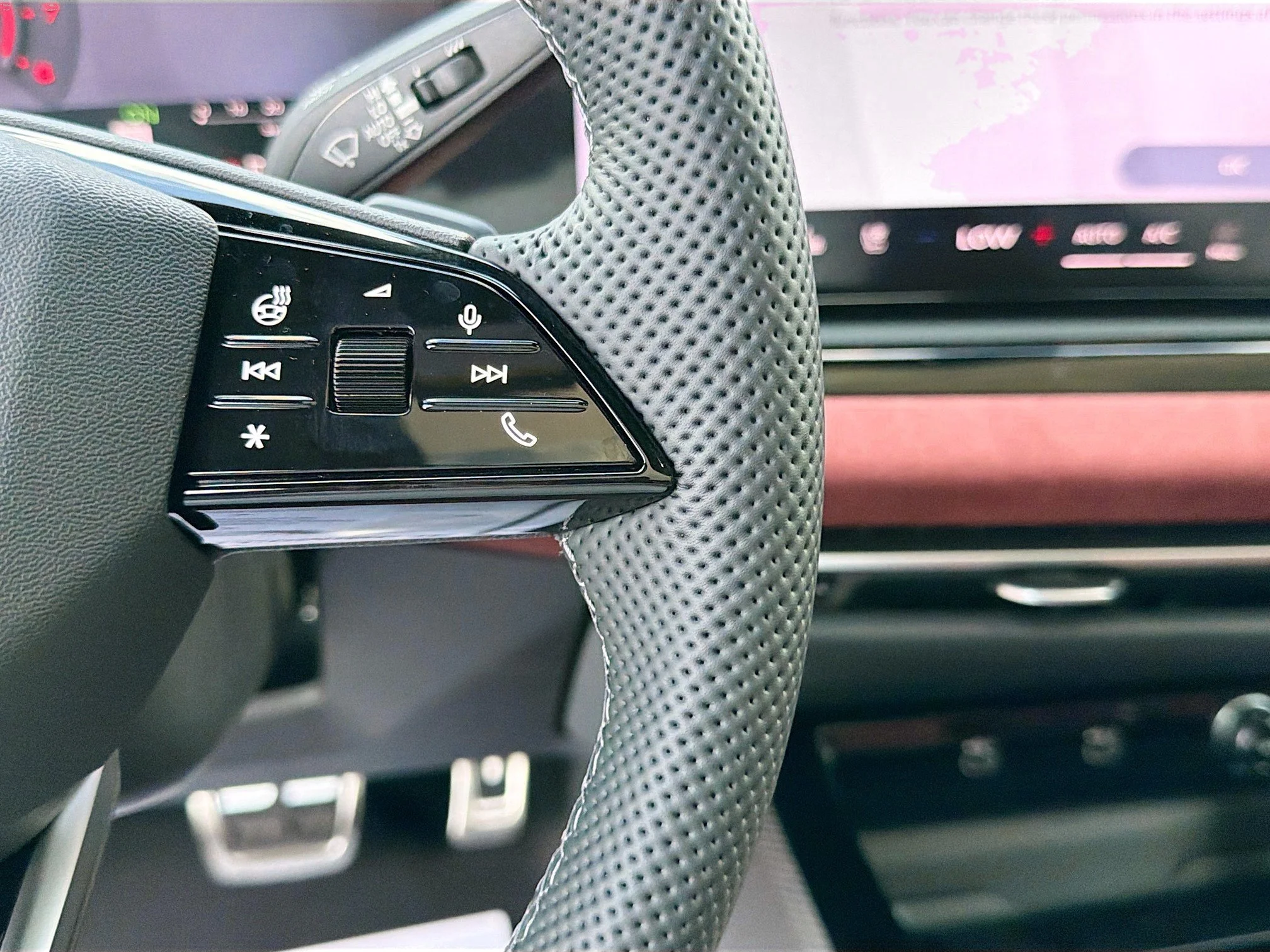 New 2026 Glacier White Metallic Audi Premium Plus image 36