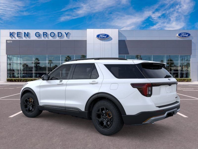 New 2026 Star White Metallic Tri-Coat Ford Tremor image 5