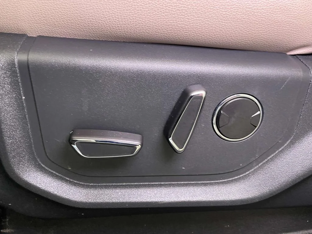 Used 2022 Black Ford Limited image 14