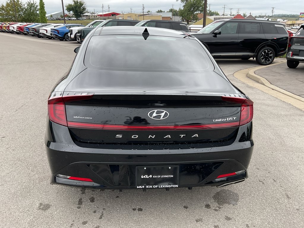 Used 2023 Onyx Black Hyundai Limited image 9