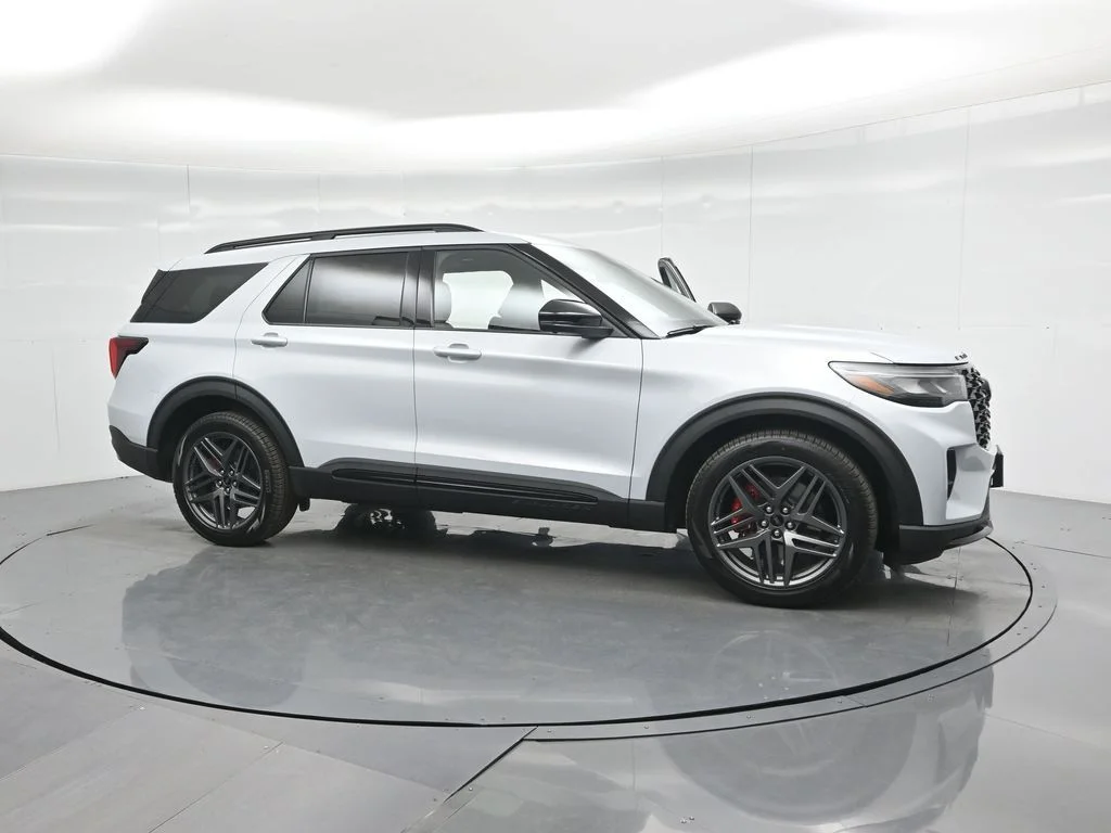 New 2026 Space White Metallic Ford ST image 31