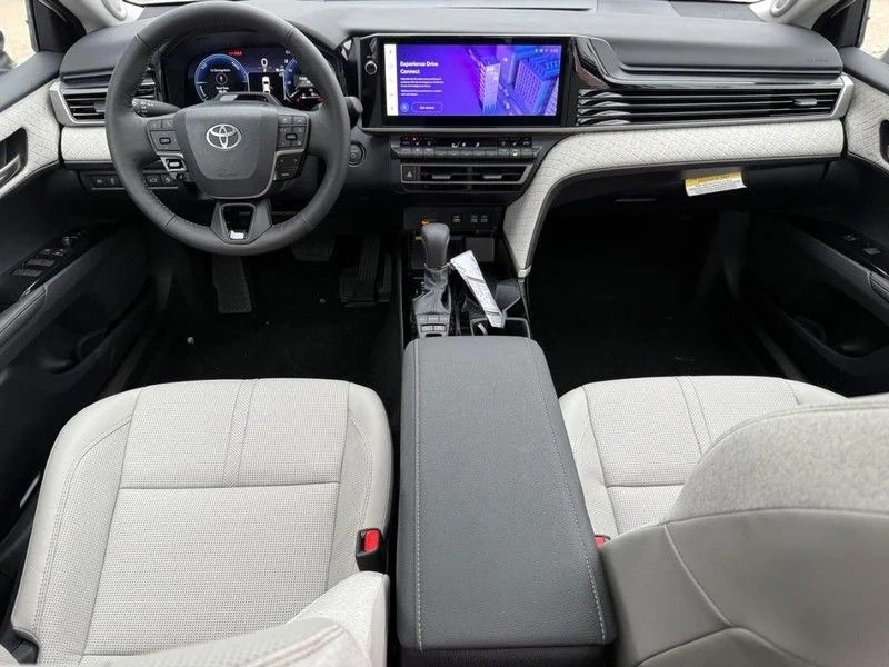 2026 Toyota Camry XLE - Photo 7
