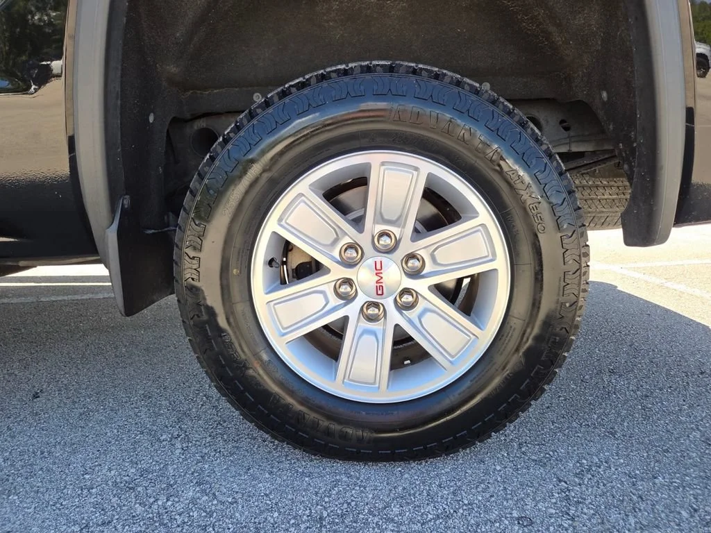 Used 2014 Onyx Black GMC SLE image 20