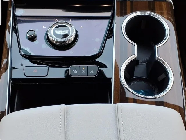 2026 Cadillac Escalade Platinum Luxury - Photo 18
