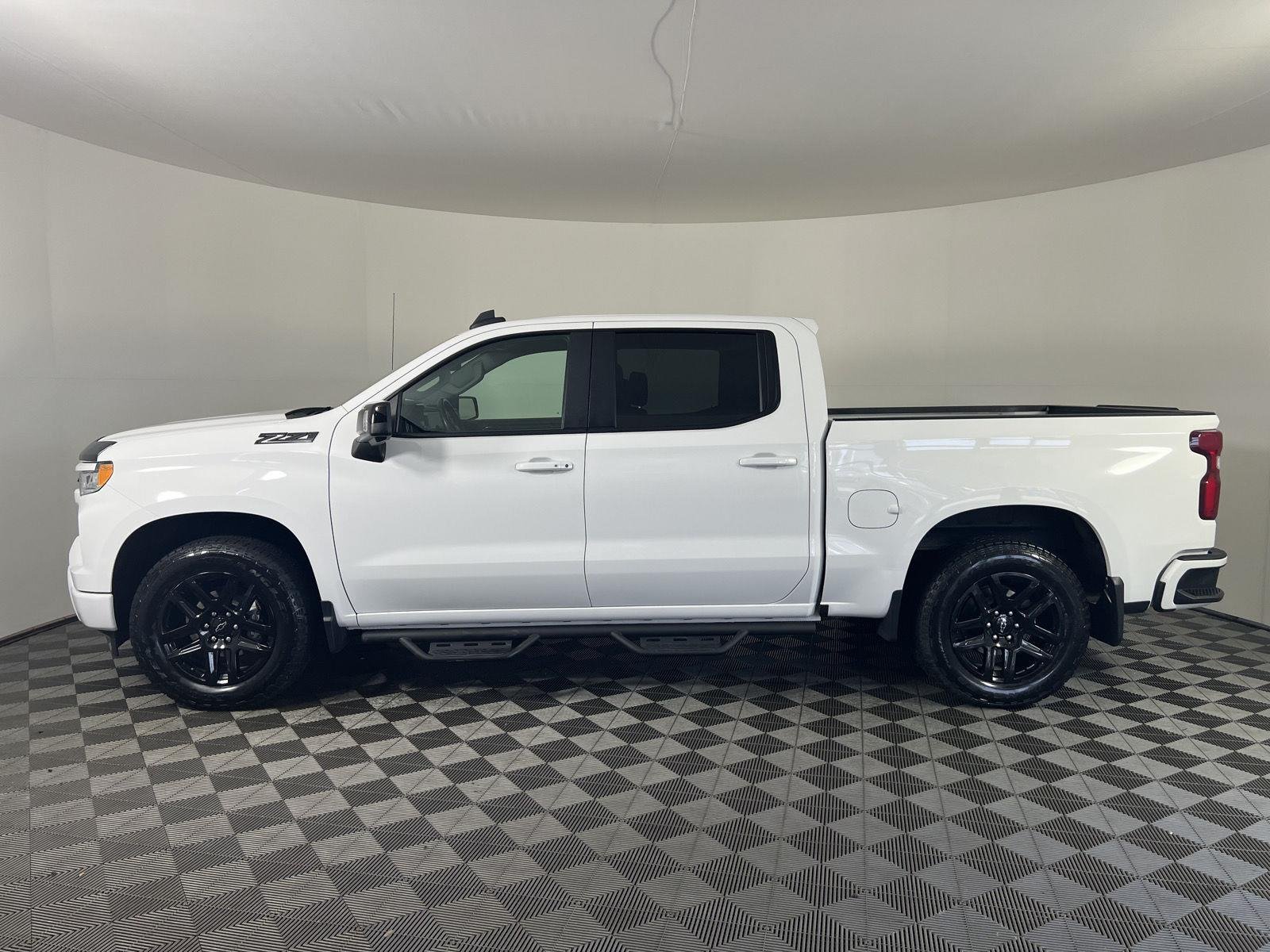 Used 2023 Summit White Chevrolet RST image 27