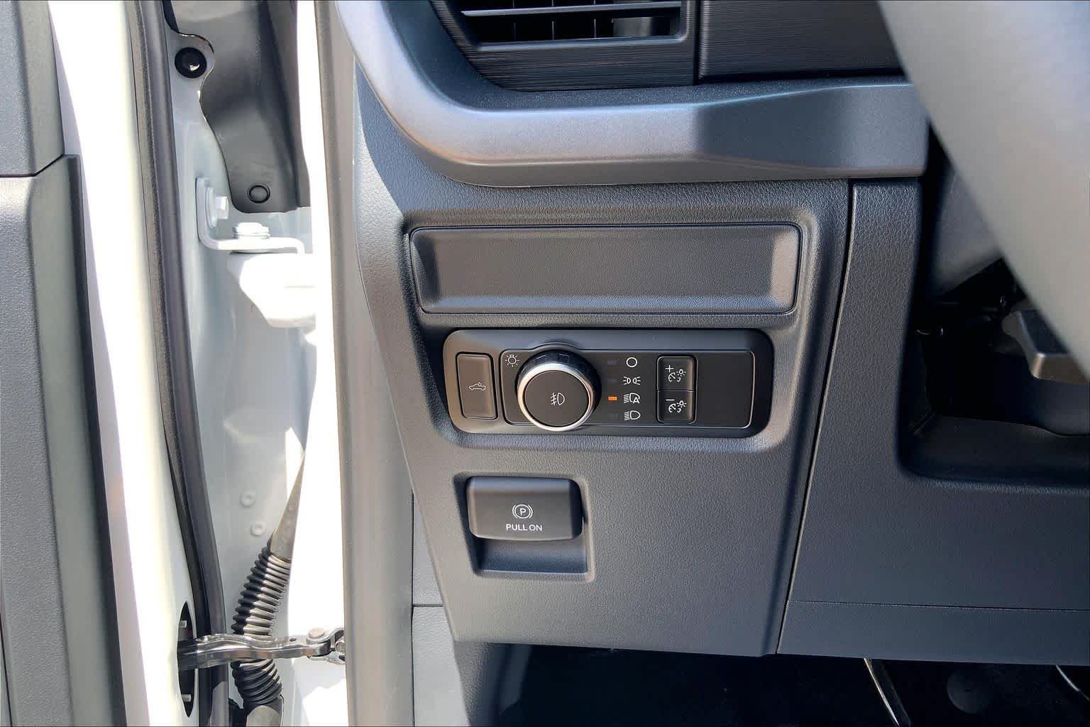 New 2026 Oxford White Ford XLT image 20