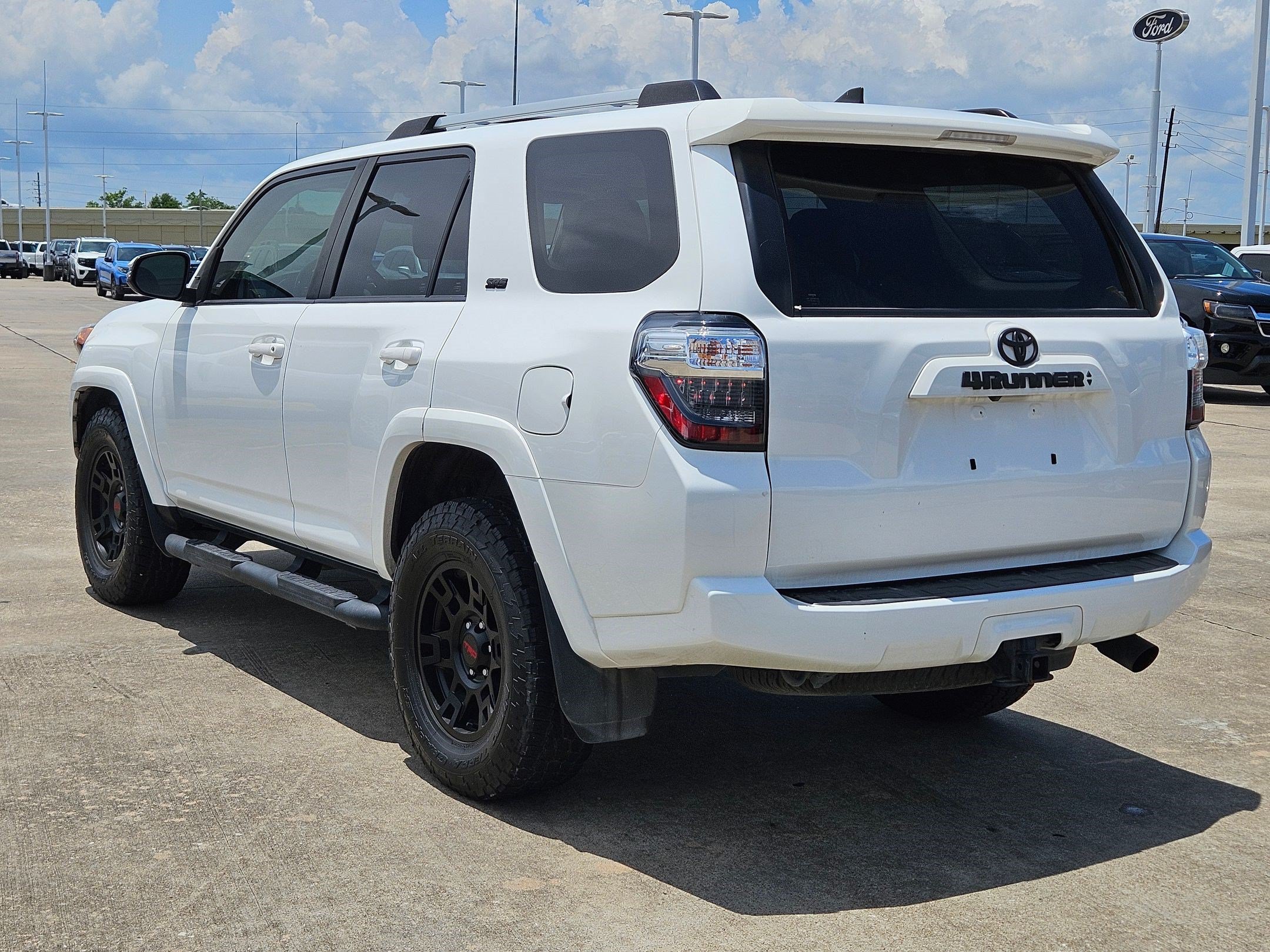 Used 2022 Blue Toyota SR5 Premium image 5