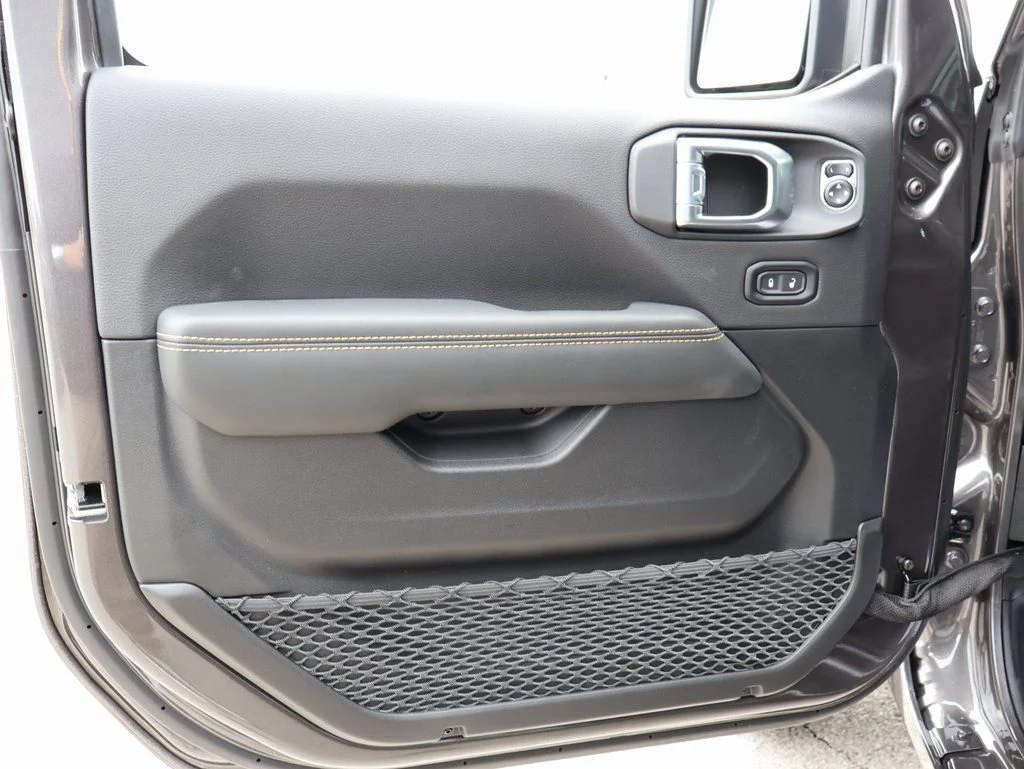 2026 Jeep Wrangler 4-Door Sahara - Photo 20