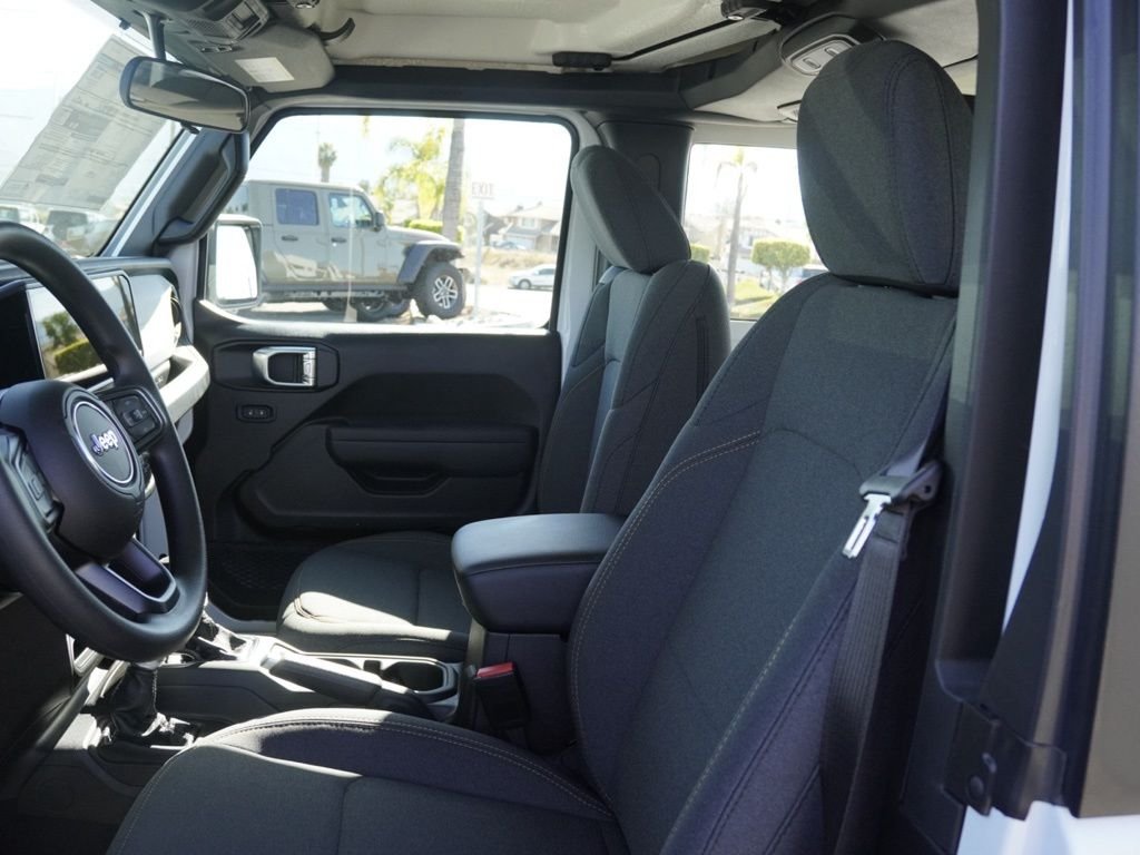 New 2026 Bright White Clear-Coat Exterior Paint Jeep Sport image 17