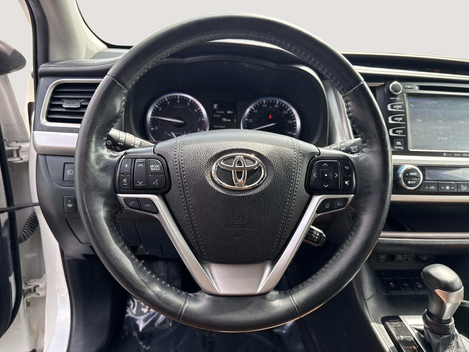 Used 2019 Blizzard Pearl Toyota Limited Platinum image 20