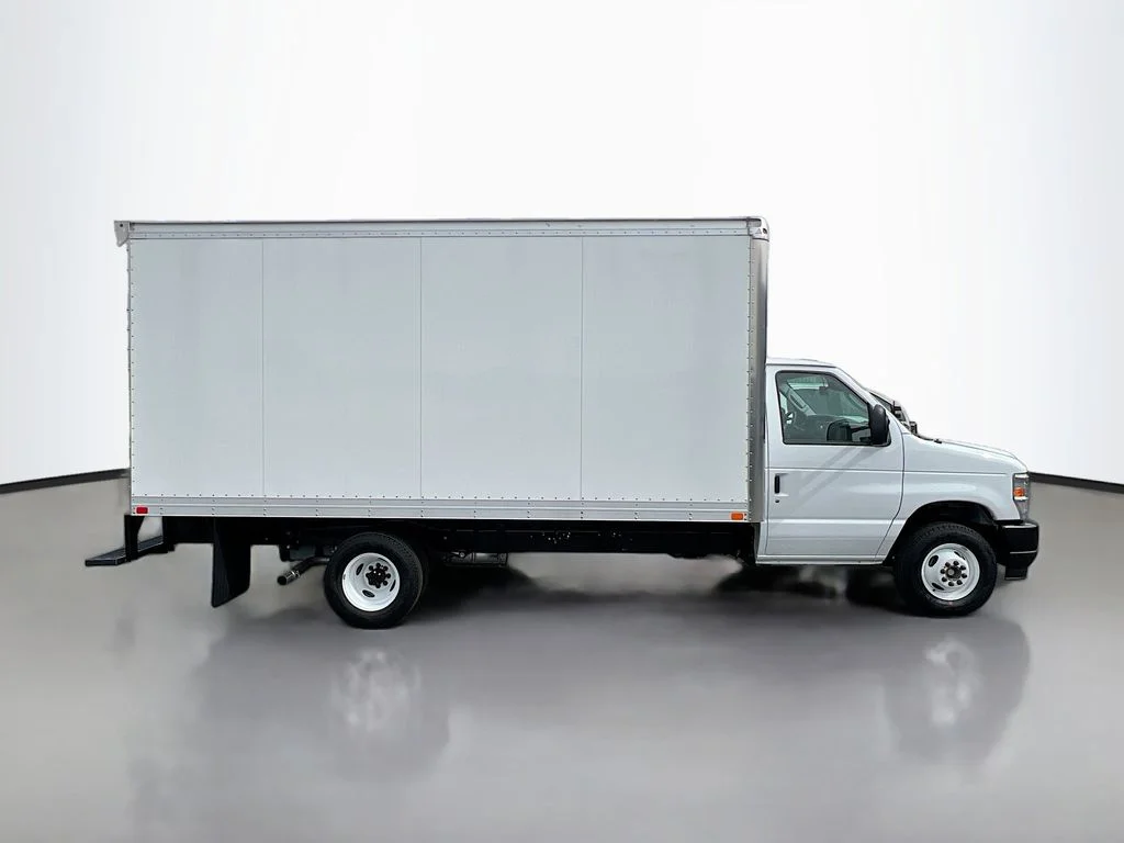New 2027 Oxford White Ford Base image 16