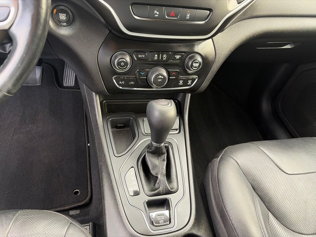 Used 2021 Green Jeep Latitude Lux image 27