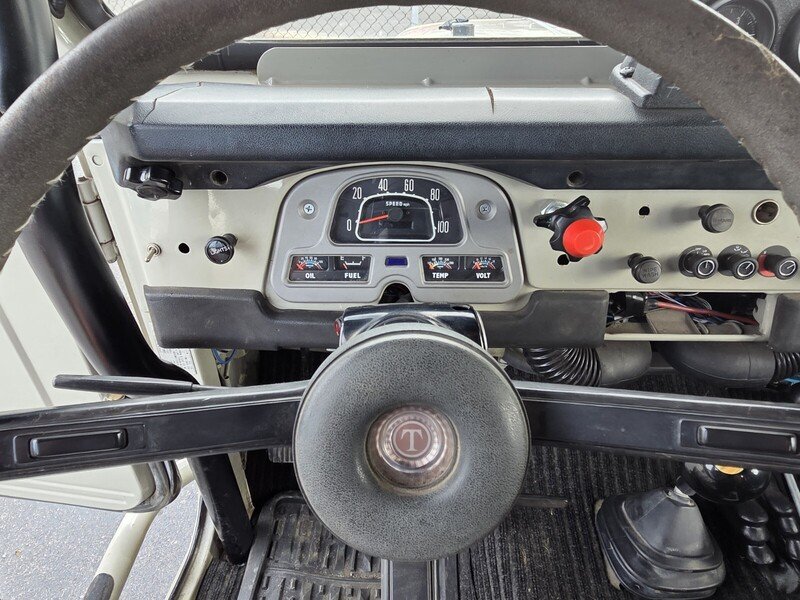 Used 1973  TOYOTA FJ40 image 21