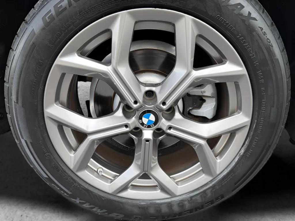 Used 2023 Black BMW xDrive30i image 31