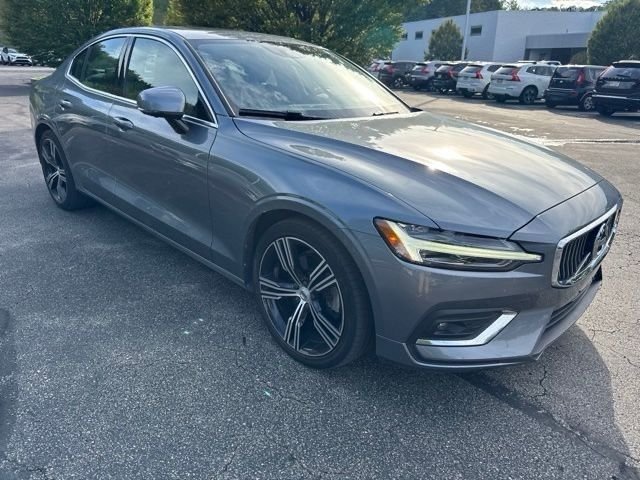 Used 2021 Gray Volvo T5 Inscription image 1