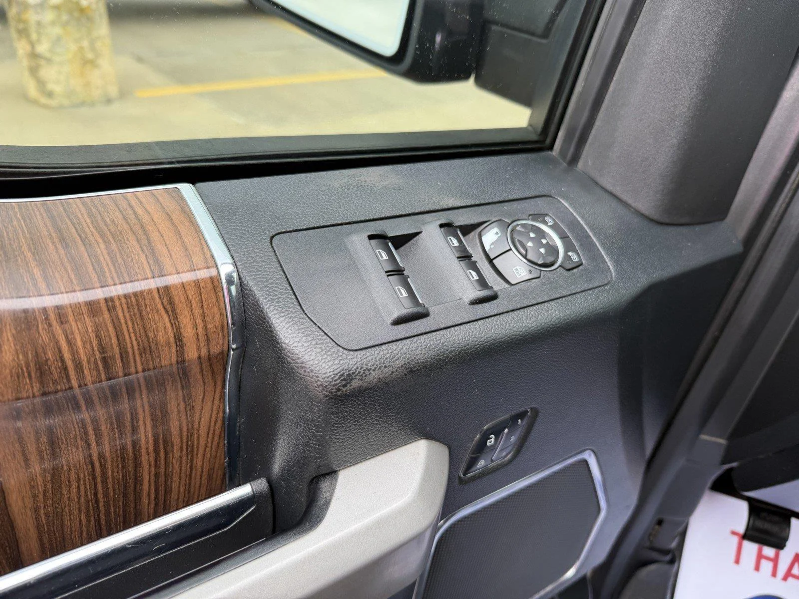 Used 2015 Magnetic Metallic Ford Lariat image 12