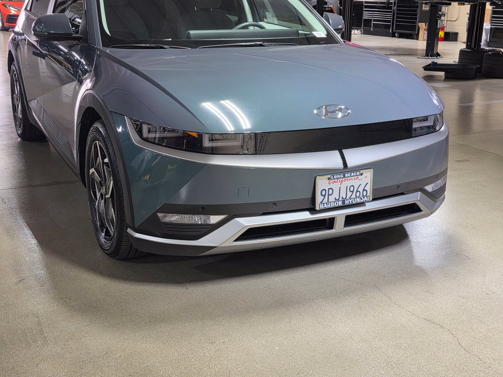 Used 2024 Digital Teal Hyundai SEL image 9