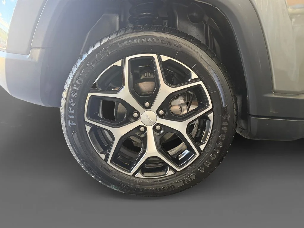 Used 2024 Gray Jeep Limited image 11
