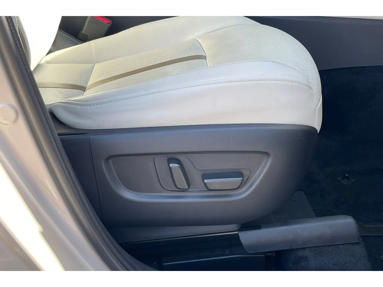 Used 2024 PLATINUM QUARTZ Mazda Premium Plus image 24