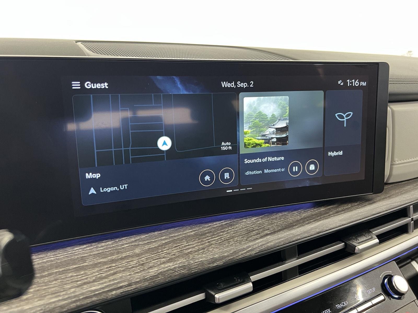 Used 2024 Rockwood Green Hyundai Limited image 16