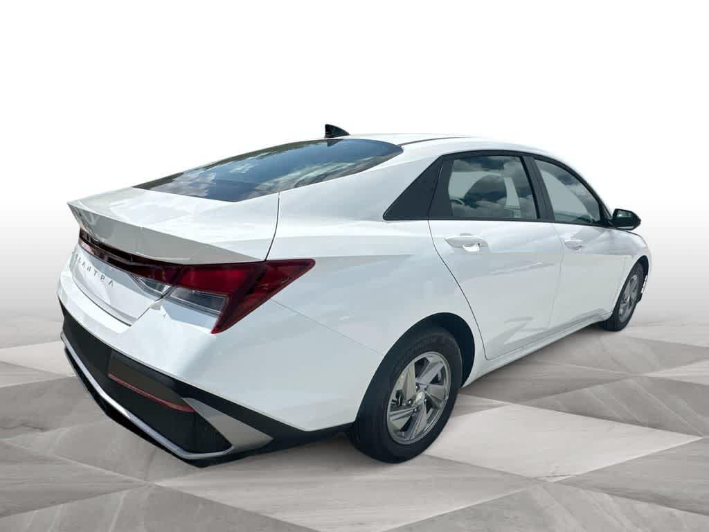 New 2026 Serenity White Hyundai SE image 8