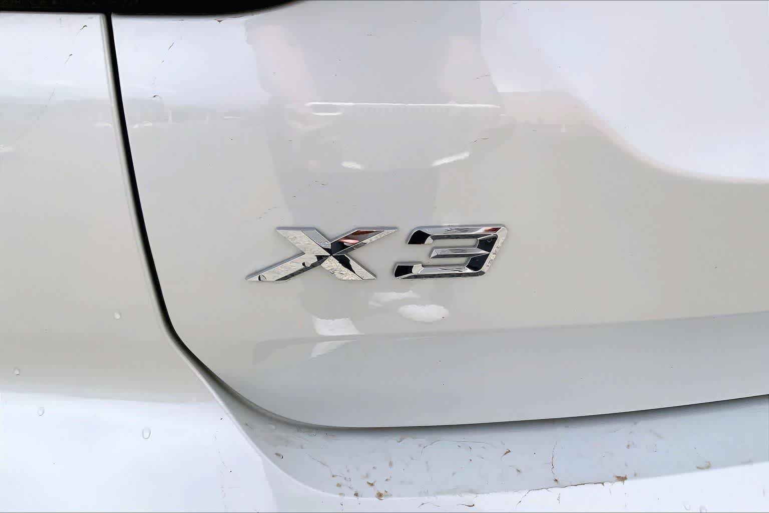 Used 2024 Mineral White Metallic BMW xDrive30i image 30