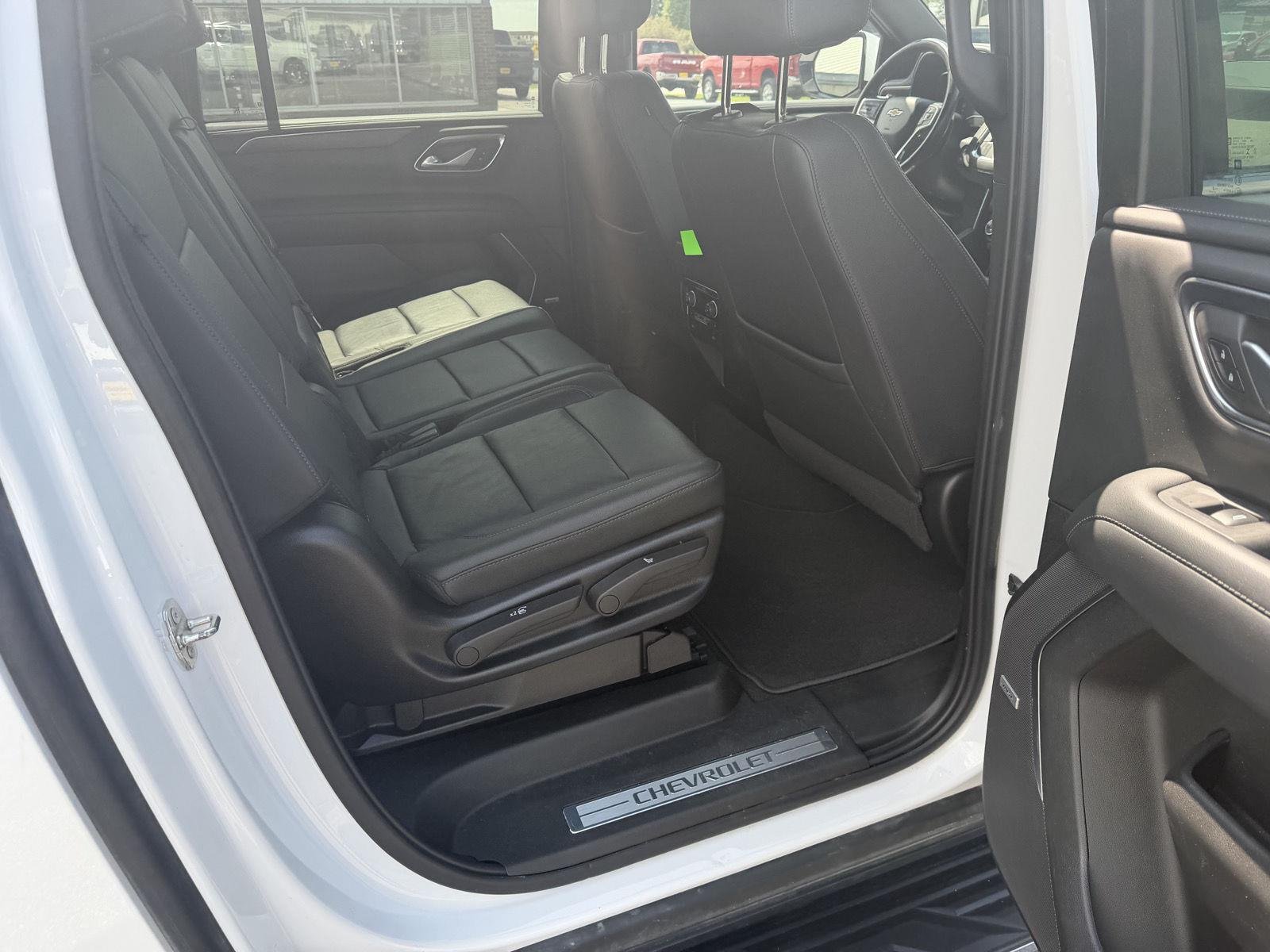 Used 2022 SUMMIT WHITE Chevrolet LT image 25