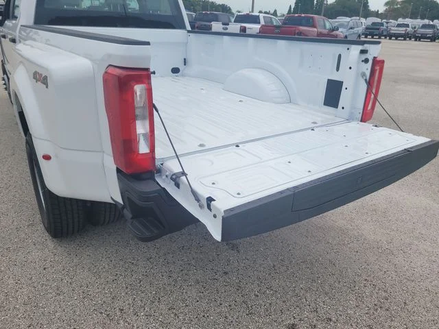 New 2026 Oxford White Ford XL image 11