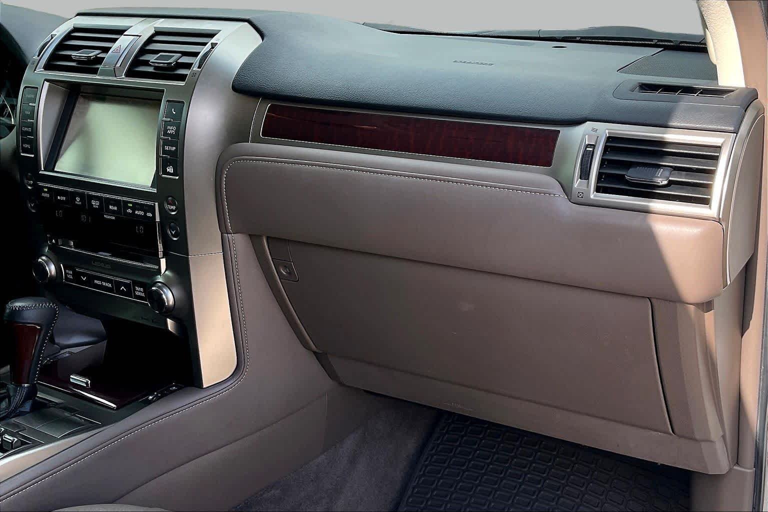 Used 2018 Silver Lining Metallic Lexus Premium image 18