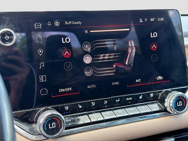 Used 2023 White GMC Denali image 35