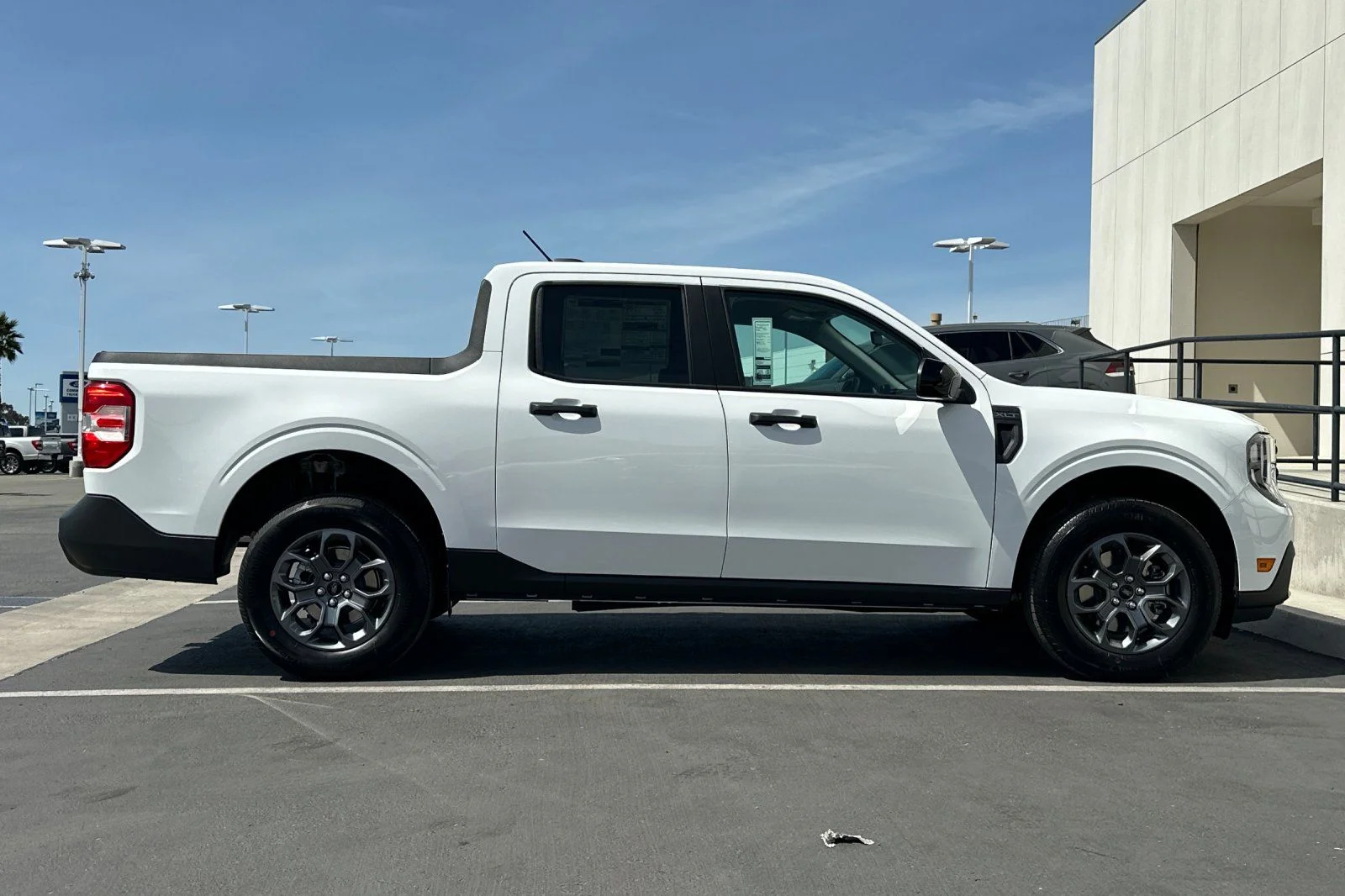 New 2026 Oxford White Ford XLT image 2