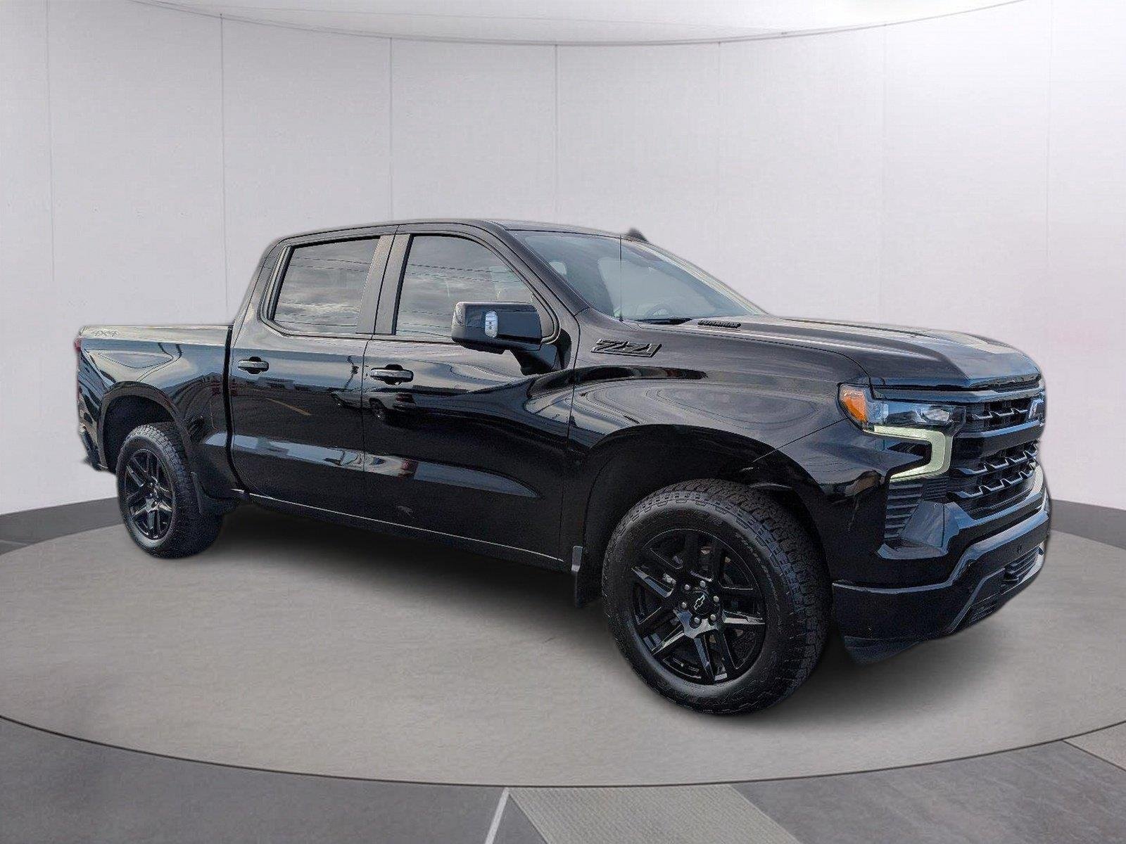 Used 2025 Black Chevrolet RST image 9