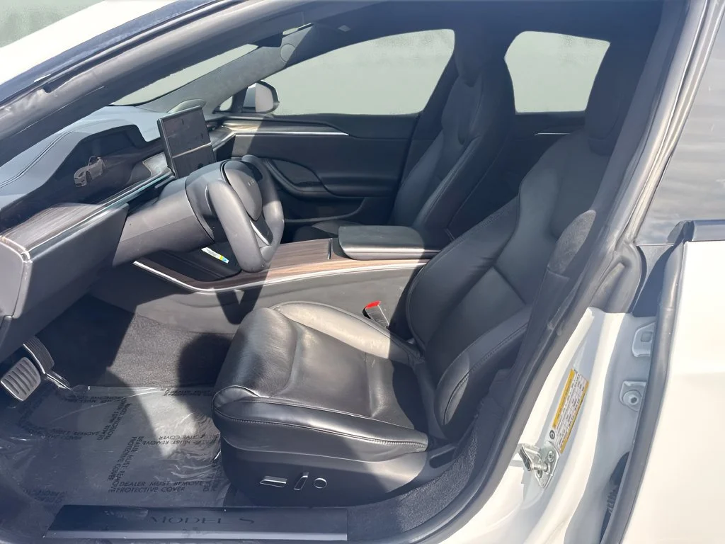 Used 2023 White Tesla Base image 9