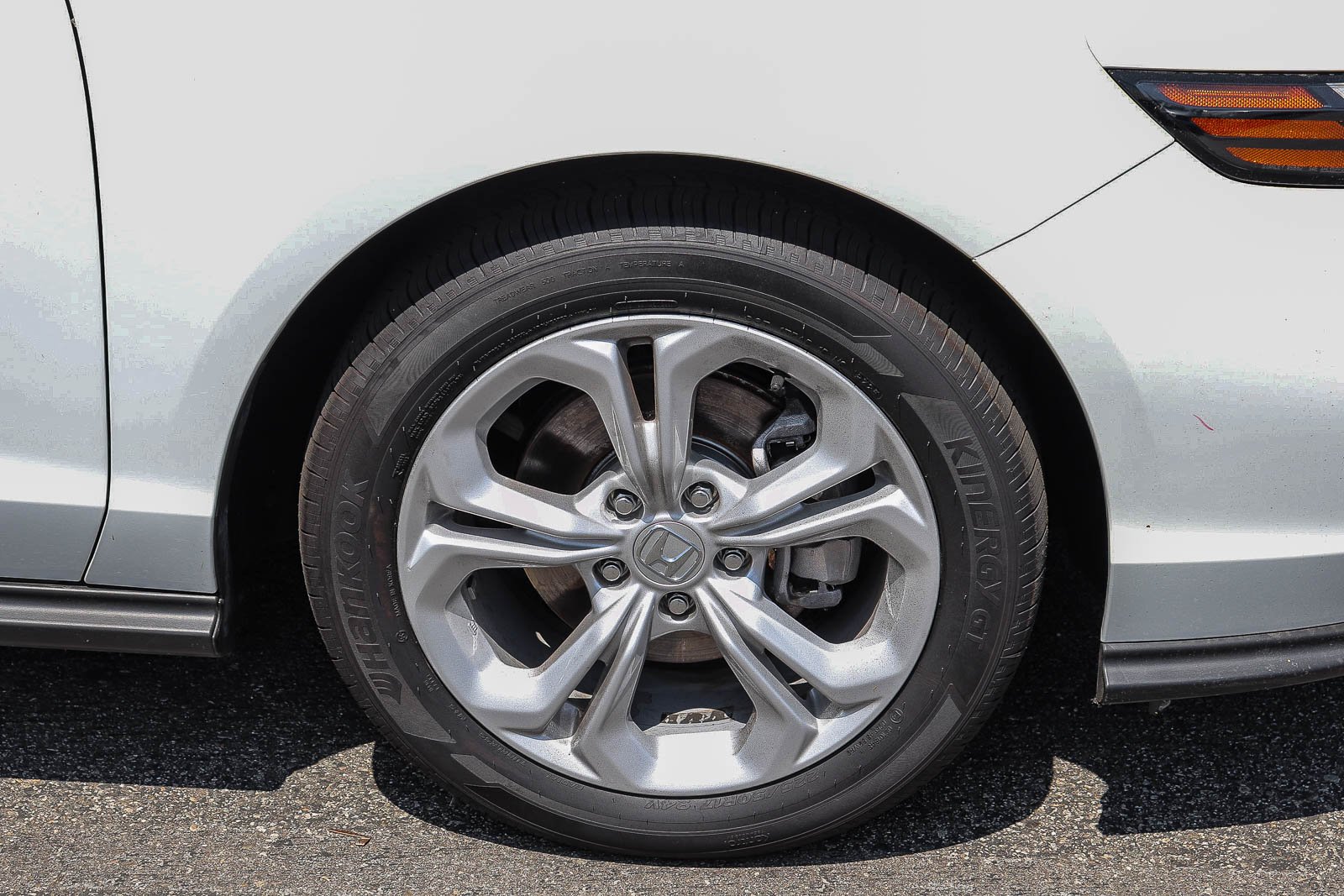 2024 Honda Accord LX - Photo 7