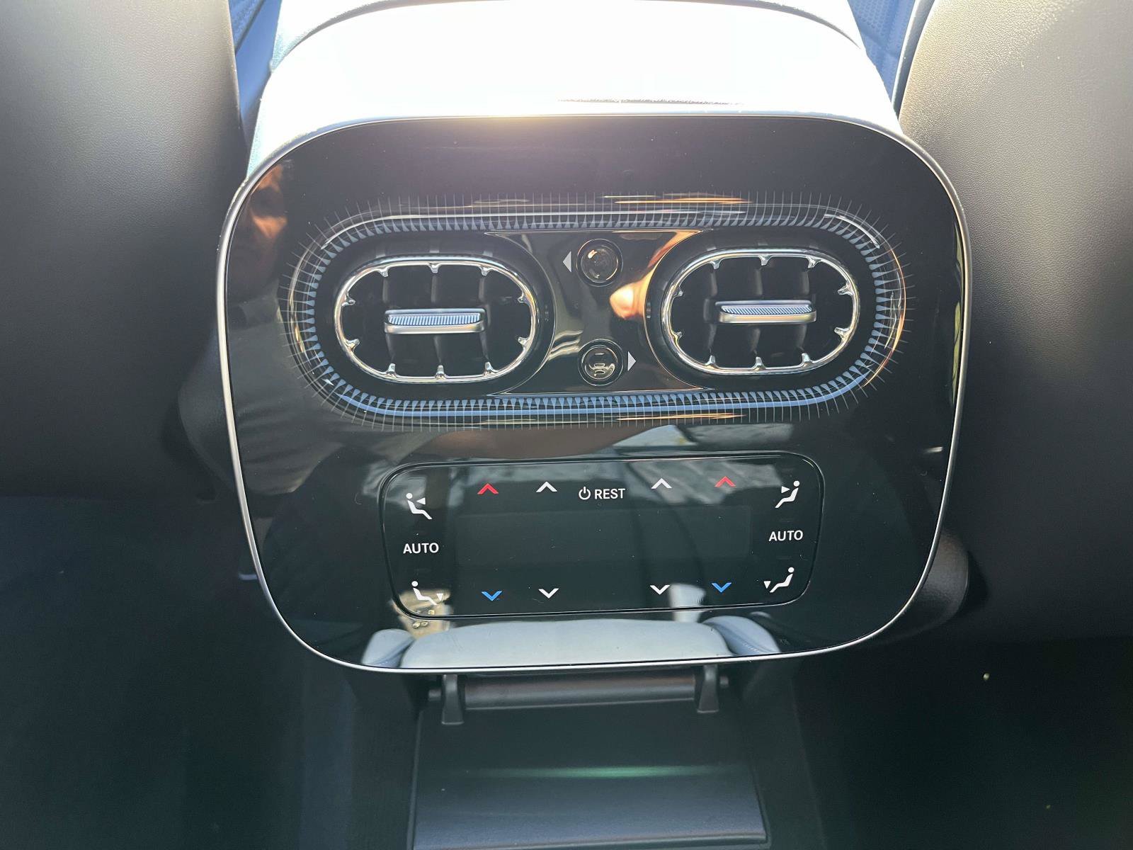 New 2027 MANUFAKTUR Silicon Grey Mercedes-Benz S 580 4MATIC® Sedan image 41