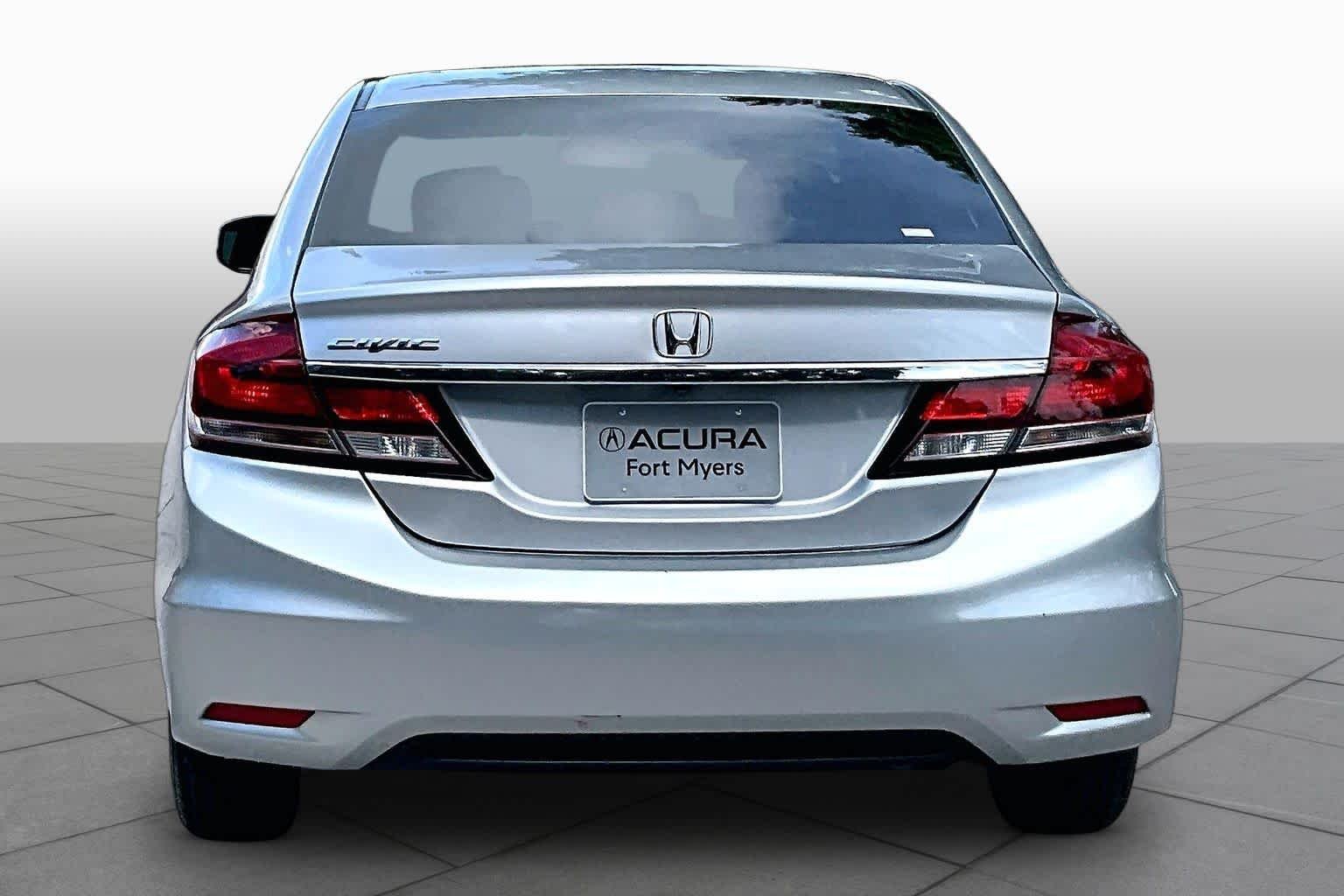 Used 2013 Alabaster Silver Metallic Honda LX image 5